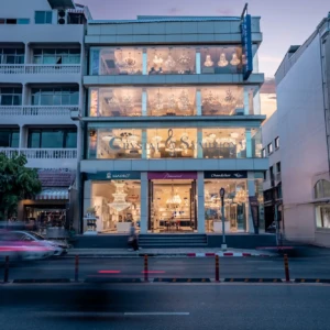 ผู้นำเข้าโคมไฟคริสตัล โคมไฟระย้า แชนเดอเลียร์ และของแต่งบ้านหรูจากยุโรป
ศูนย์รวมโคมไฟคริสตัล โคมไฟระย้า และสินค้าตกแต่งบ้านหลากหลายสไตล์ กว่า 800 รายการ พร้อมบริการให้คำปรึกษาการเลือกโคมไฟสำหรับบ้าน โรงแรม และโครงการพิเศษ ใจกลางสุขุมวิท ทองหล่อ 29 เดินทางสะดวก พร้อมที่จอดรถ ผู้นำเข้าโคมไฟคริสตัล โคมไฟระย้า แชนเดอเลียร์ และของแต่งบ้านหรูจากยุโรป ศูนย์รวมโคมไฟคริสตัล โคมไฟระย้า และสินค้าตกแต่งบ้านหลากหลายสไตล์ กว่า 800 รายการ พร้อมบริการให้คำปรึกษาการเลือกโคมไฟสำหรับบ้าน โรงแรม และโครงการพิเศษ ใจกลางสุขุมวิท ทองหล่อ 29 เดินทางสะดวก พร้อมที่จอดรถ